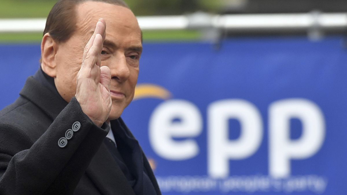 L'ex presidente del Consiglio italiano Silvio Berlusconi arriva a Bruxelles per una riunione dei leader del Ppe  (14 dicembre 2017) 