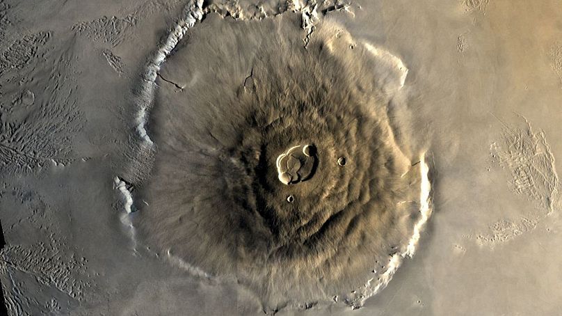 کوه اُلمپوس مریخ بزرگ‌ترین آتشفشان منظومه شمسی