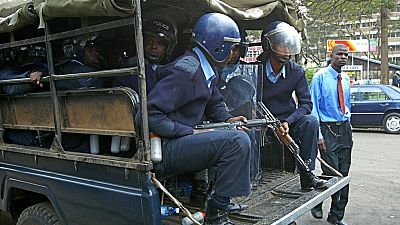 Kenya : Policeman shoots, injures magistrate in court