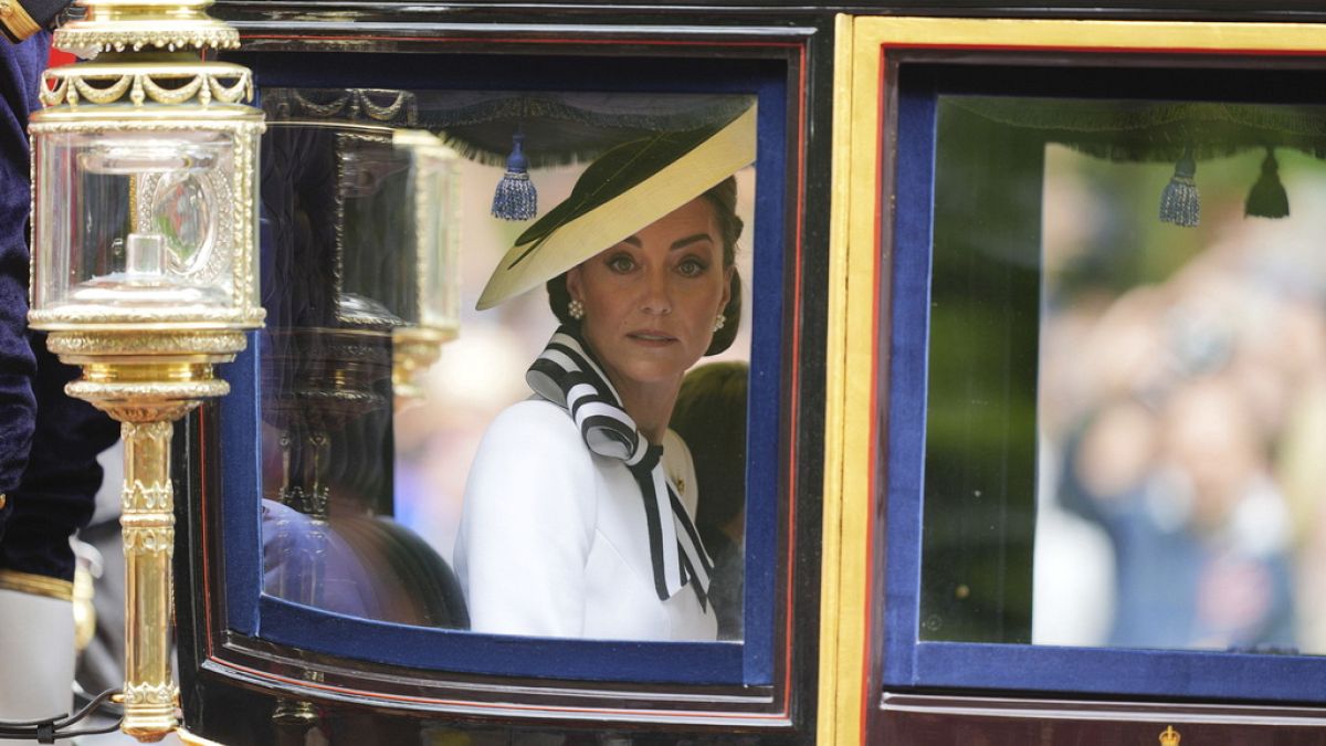 Die britische Prinzessin Kate von Wales  begibt sich auf der Mall zur Trooping the Colour-Zeremonie, London., 15. Juni 2024