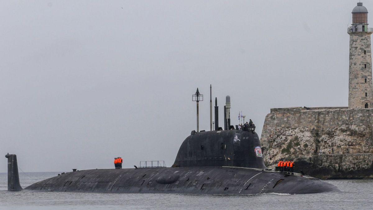 زیردریایی کازان روس��ه که وارد سواحل هاوانا در کوبا شد