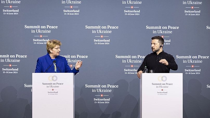 رئیس جمهوری اوکراین و رئیس جمهوری فدرال سوئیس در کنفرانس مطبوعاتی در مورد اجلاس صلح در استانستاد، سوئیس، شنبه ۱۵ ژوئن ۲۰۲۴.