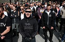 Neo-Nazi İskandinav Direniş Hareketi'nin destekçileri Kungsholmstorg meydanında düzenlenen gösteri sırasında sloganlar attı, Stockholm, İsveç, Cumartesi, 25 Ağustos 2018. 
