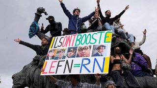 احتجاجات في ساحة الجمهورية بالعاصمة باريس مناهضة لليمين المتطرف
