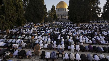 فلسطينيون في القدس يؤدون صلاة عيد الأضحى في المسجد الأقصى 16/06/2024