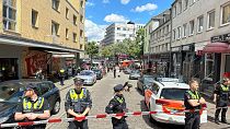  إطلاق النار على رجل هدد الشرطة بفأس وعبوة حارقة قبل ساعات من نهائيات بطولة أمم أوروبا