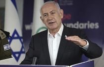 Il primo ministro israeliano Benjamin Netanyahu parla durante una conferenza stampa all'ospedale Sheba Tel HaShomer di Ramat Gan, 8 giugno 2024.