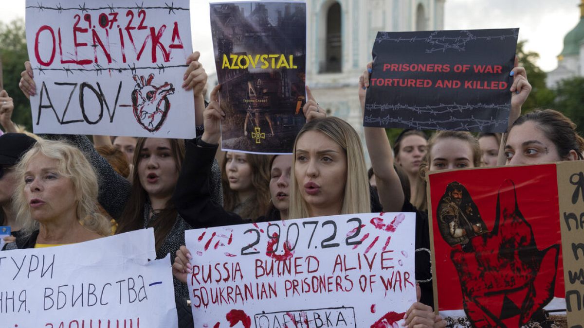 No Comment. Les proches des prisonniers de guerre ukrainiens manifestent à Kyiv