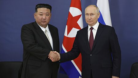 Βλαντίμιρ Πούτιν και Κιμ Γιονγκ Ουν από παλιότερη συνάντησή τους