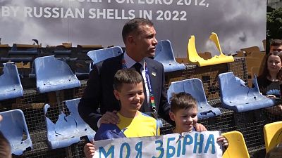 رئيس الاتحاد الأوكراني لكرة القدم أندريه شيفتشينكو يحضر الحدث.
