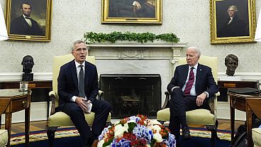 Imagen del secretario general de la OTAN, Jens Stoltenberg, junto al presidente de Estados Unidos, Joe Biden, en una reunión en la Casa Blanca.