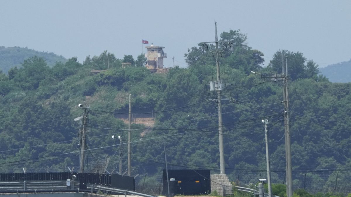 Φυλάκιο της Βόρειας Κορέας κοντά στα σύνορα με τη Νότια Κορέα