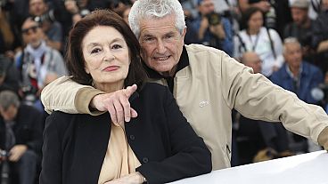 Anouk Aimée et Claude Lelouch qui l'a rendue célèbre avec "Un homme et une femme", ici, au 72e festival international du film, à Cannes, 19 mai 2019.