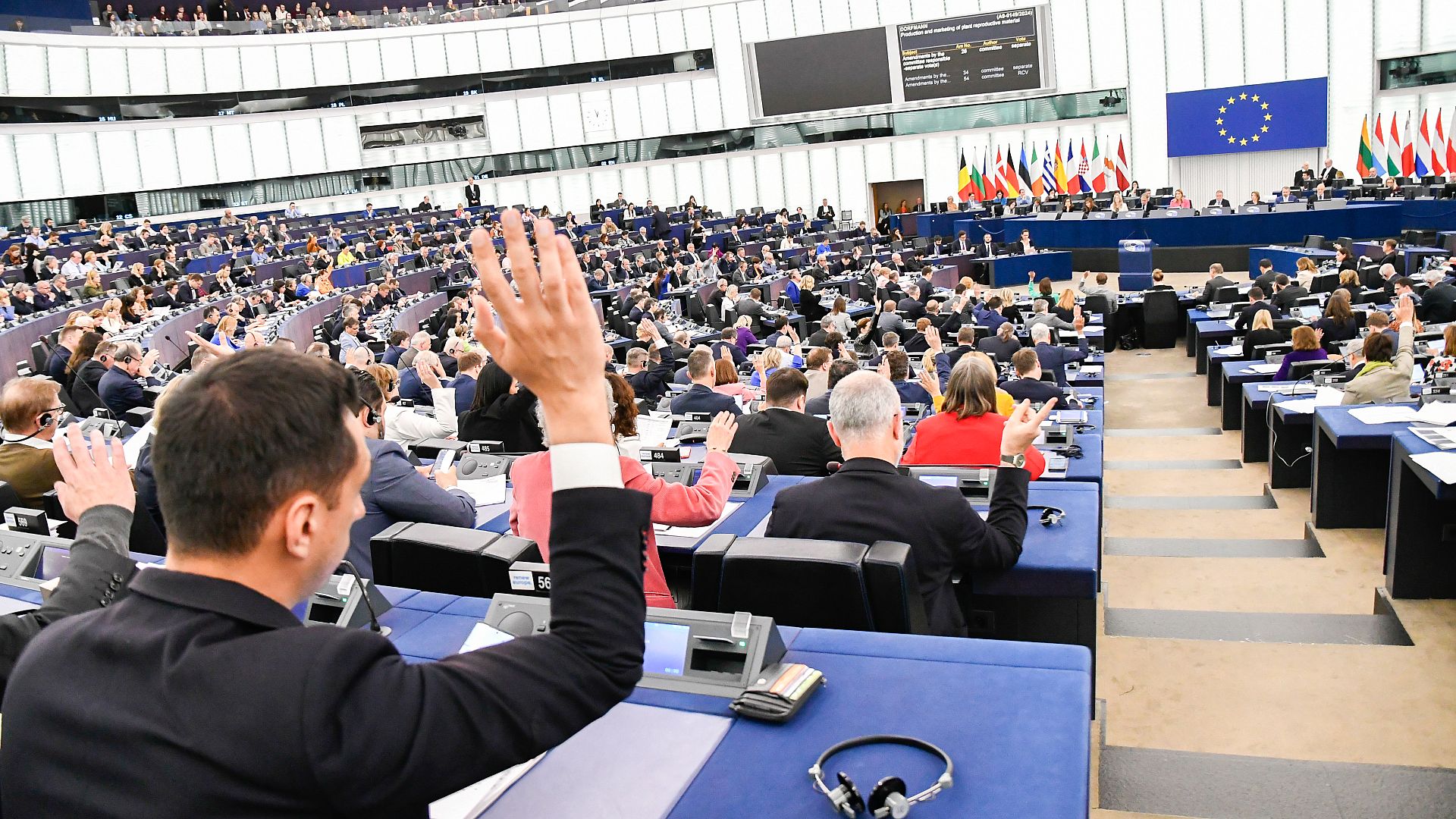How does the European Parliament group shuffle work? Five golden rules ...