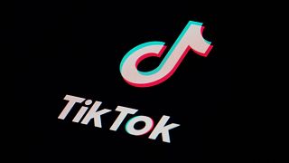 O que saber sobre o "TikTok Symphony" e as novas funcionalidades da plataforma baseadas em IA