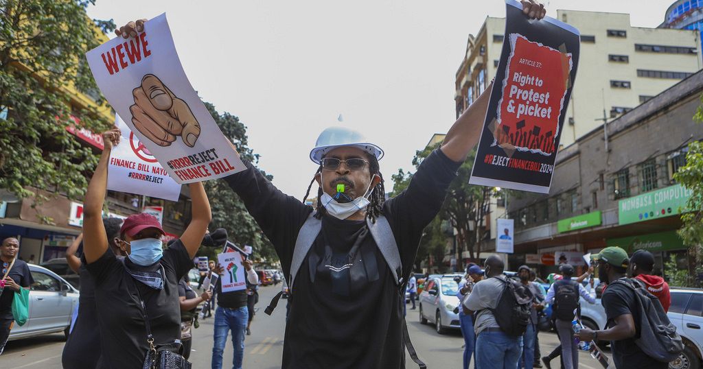 Des milliers de Kényans manifestent contre les projets de nouvelles taxes