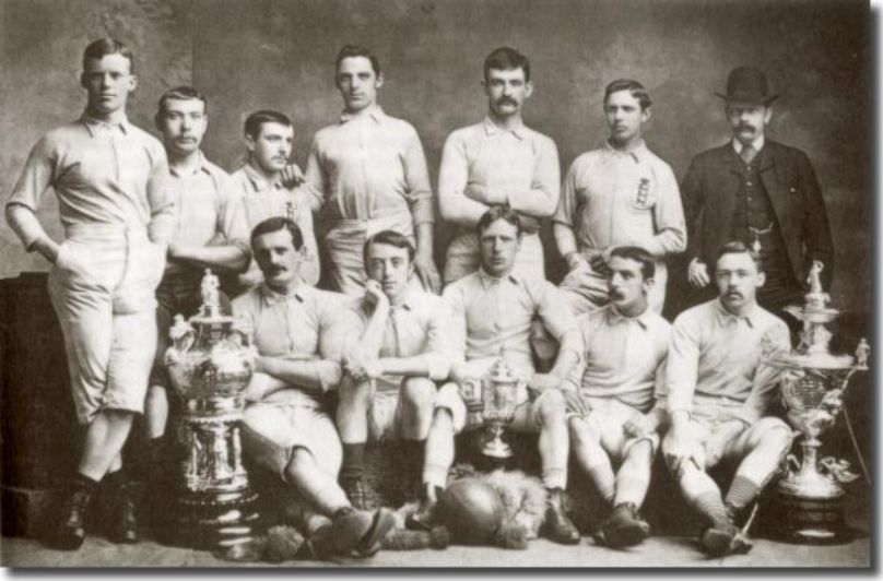 A Blackburn Rovers - a hátsó sorban látható Fergus Suter, balról az ötödik 