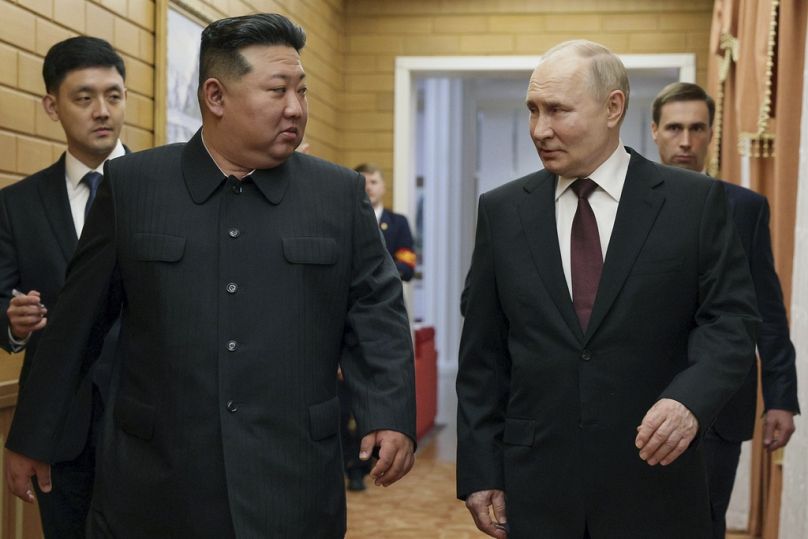 Kim recebe Putin em Pyongyang