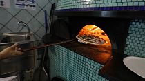 Pizza napolitana remonta a tradição com mais de três séculos