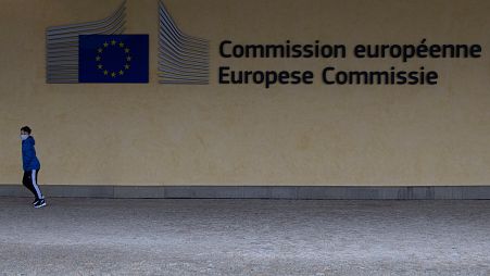 La Commission européenne surveille les déficits budgétaires excessifs