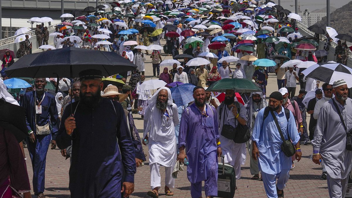 Hundreds of Hajj pilgrims reported dead in lethal summer heat thumbnail