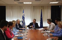 Ο Κυριάκος Μητσοτάκης  κάνει δηλώσεις μετά τη συνάντηση με τον υπουργό Ανάπτυξης Τάκη Θεοδωρικάκο (Κ-Α), κατά τη διάρκεια της επίσκεψής του στο υπουργείο Ανάπτυξης