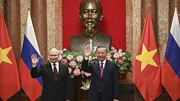 Az orosz és a vietnami elnök Hanoiban