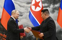 Rusya Devlet Başkanı Vladimir Putin ve Kuzey Kore lideri Kim Jong Un, Pyongyang, Kuzey Kore, 19 Haziran 2024. 