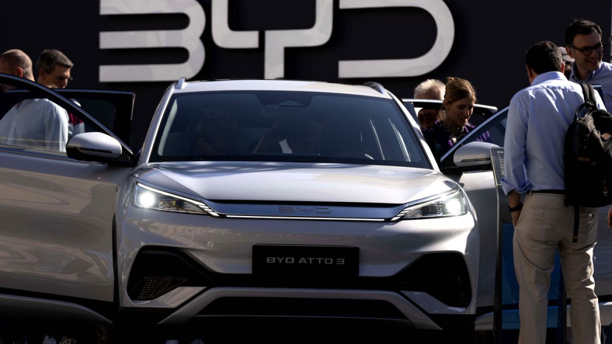 Beijing protests EU tariff increase on Chinese electric vehicles thumbnail