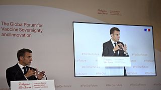 Macron promet un milliard de dollars pour les vaccins en Afrique