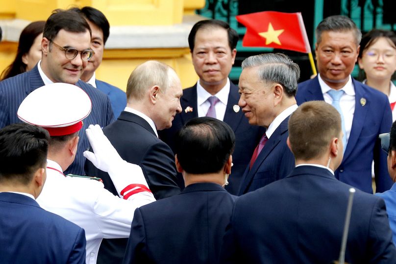 Επίσημη επίσκεψη Πούτιν στο Βιετνάμ