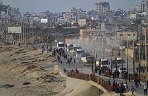 Des camions de ravitaillement tentent d'entrer dans la bande de Gaza