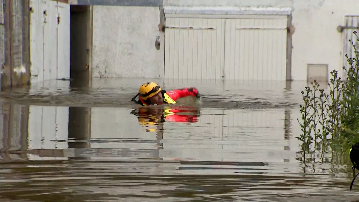 "Inondations dantesques", selon la presse, en Mayenne.