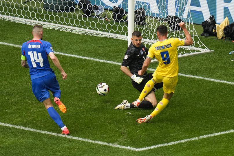 Roman Yaremchuk scores Ukraine's 2-1 against Slovakia