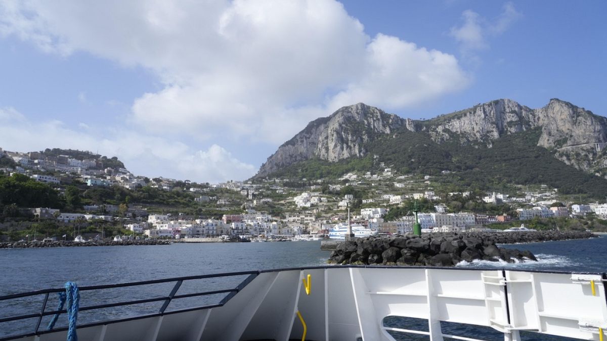 Ferry tickets to Capri were temporarily halted due emergency
