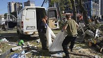 Rusia bombardea zona civil matando al menos a tres personas
