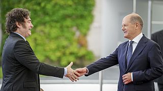 المستشار الألماني أولاف شولتز يستقبل الرئيس الأرجنتيني خافيير ميلي في برلين