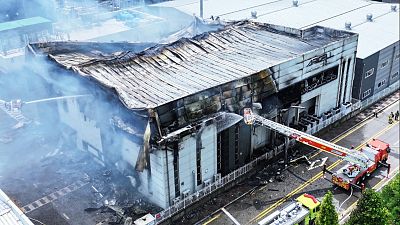 حريق ضخم في مصنع للبطاريات في سيول 