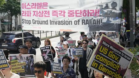 متظاهرون مؤيدون للفلسطينيين في سيول، كوريا الجنوبية