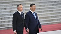 Hszi Csin-ping kínai elnök és Andrzej Duda lengyel elnök a pekingi Nagy Népcsarnokban tartott fogadóünnepségen 2024. június 24-én, hétfőn. (Pedro Pardo/Po