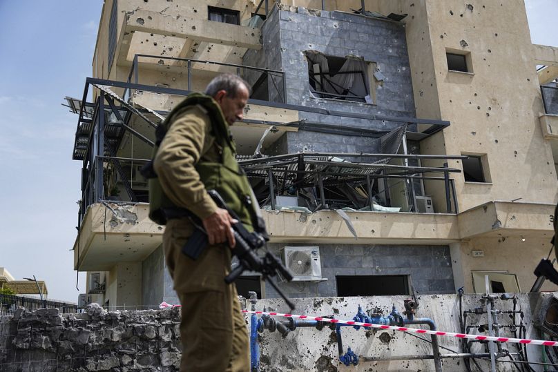 Márciusban az észak-izraeli Kiryat Shmonában házakat találtak el a Hezbollah rakétái