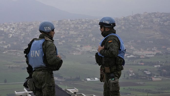 Libano, Israele attacca ancora la base Unifil: feriti due peacekeeper