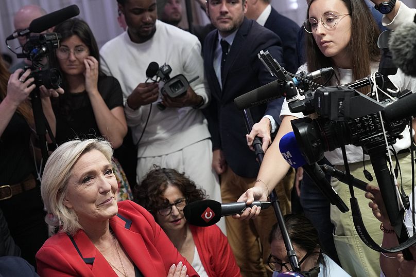 Marine Le Pen, líder de la ultraderechista RN, espera sacar provecho de las elecciones.