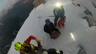 Rescatan a tres alpinistas.