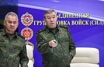 Sergej Schoigu, links, und der Chef des russischen Generalstabs Waleri Gerassimow.