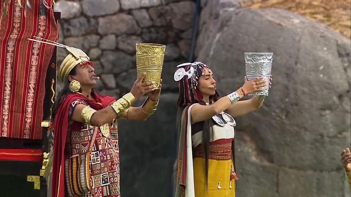 Representación de un ritual inca en Cusco, Perú, para dar la bienvenida al verano. 