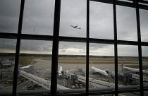 Os aviões da British Airways estão estacionados no aeroporto de Heathrow, em Londres.
