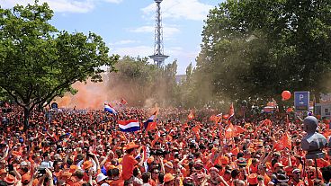Neerlandeses encheram as ruas principais de Berlim antes do jogo frente à Áustria