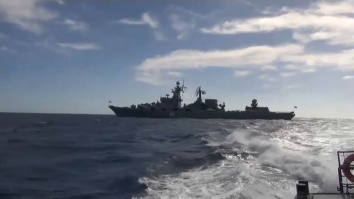  الطراد الصاروخي الروسي "فارياج" يجري مناورات عسكرية في البحر الأبيض المتوسط