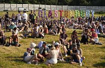 Menschen auf dem Glastonbury Festival.